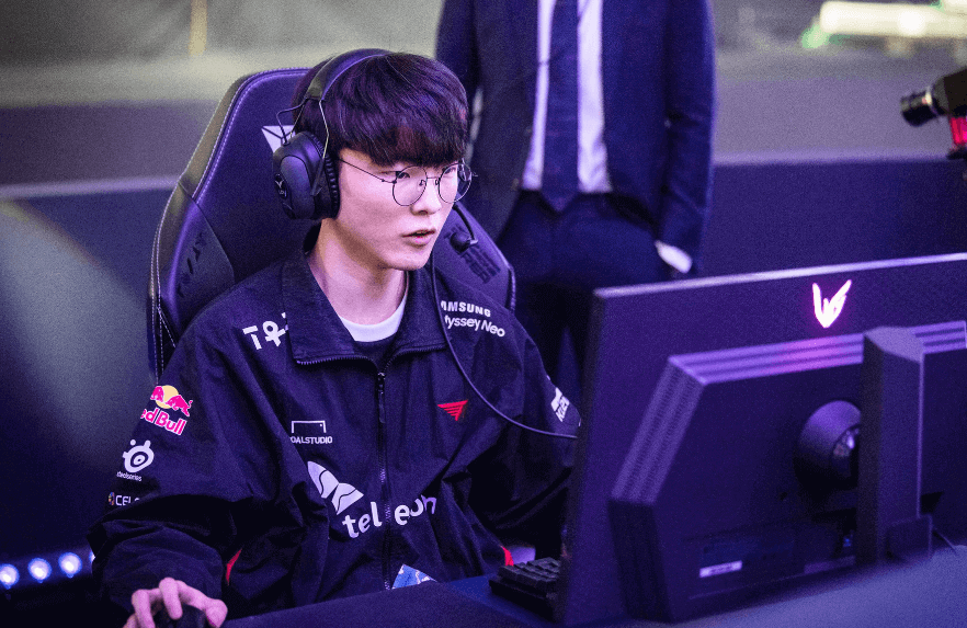 Huyền Thoại Faker T1 Có Phong Độ Thi Đấu Tốt, Kỹ Năng Giỏi 6 Faker cùng đồng đội 3 lần giành cúp vô địch CKTG